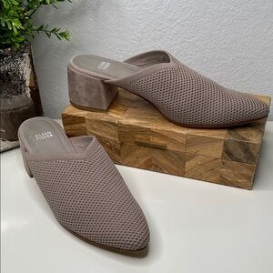 Eileen Fisher Women's Textured Taupe Mules‎